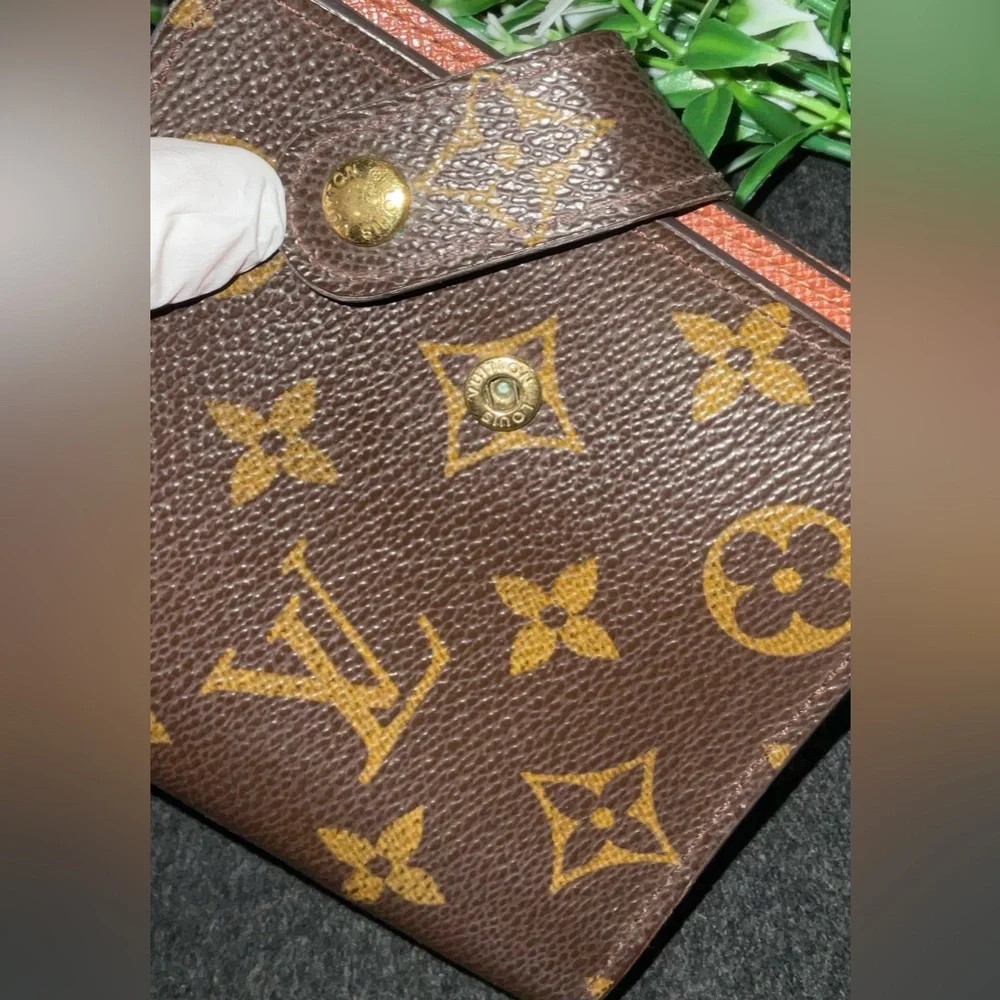 ✅AUTHENTIC LV COMPACT WALLET EXCELLENT CONDITION - Picture 2 of 11